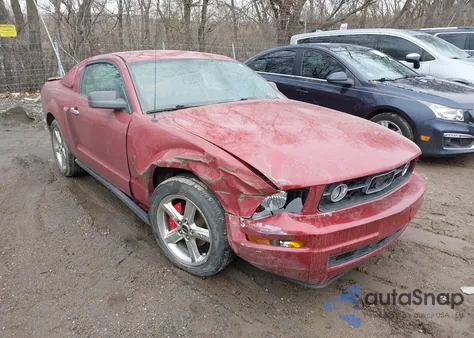2008 Ford Mustang V6 Deluxe/V6 Premium из США, поврежденный, VIN 1ZVHT80N285135013